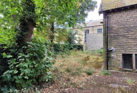 former-almondbury-library-stocks-walk-huddersfield-35815